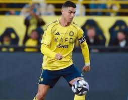 新赛季CBA竞争激烈，广厦、上海、山西、广东等队外援实力最强，新疆表现不佳，外援政策影响比赛格局。